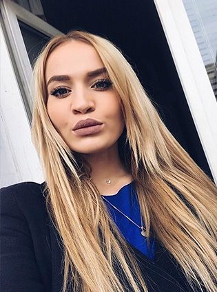 Аліна Мартинова